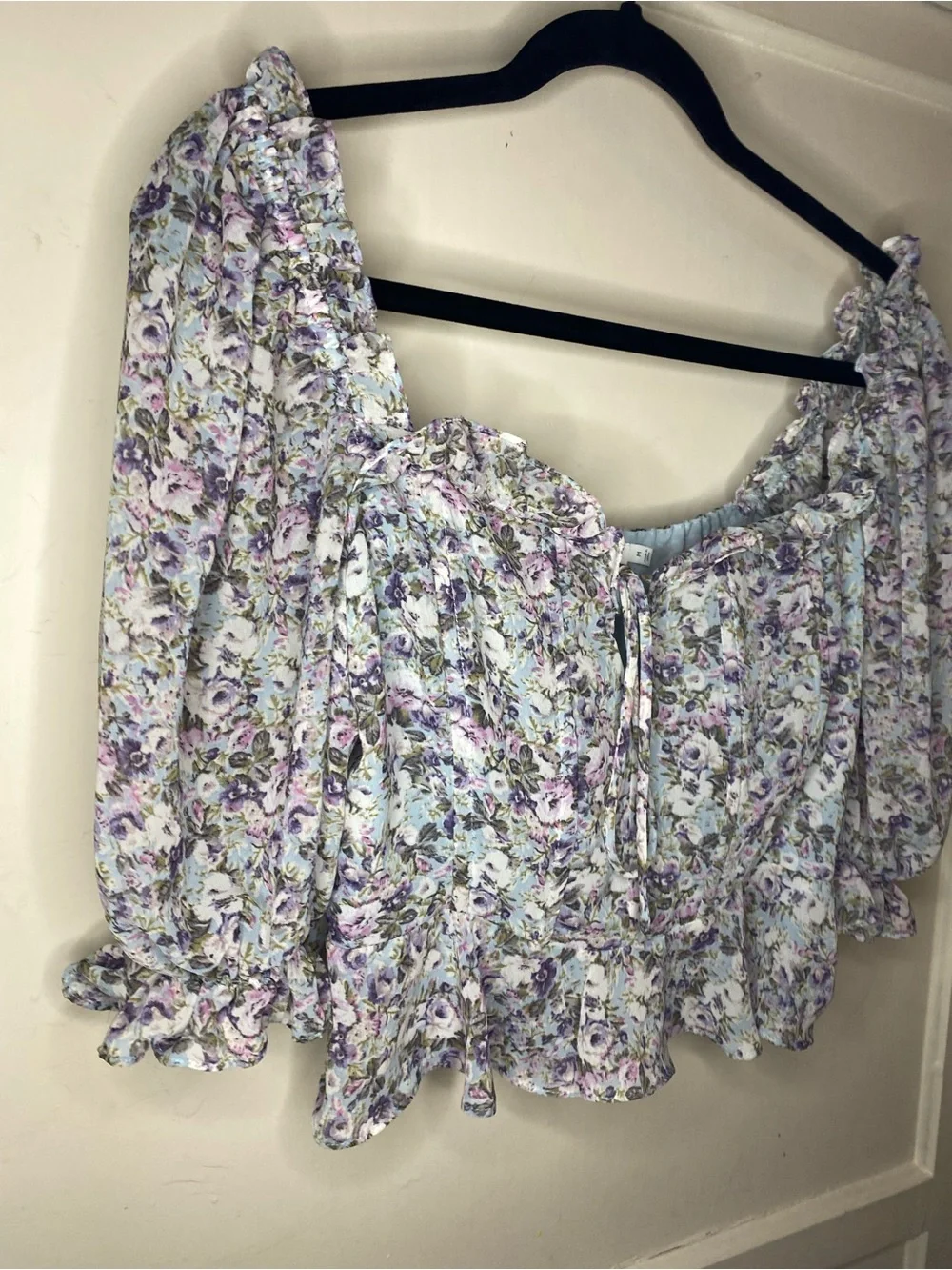ASTR the Label Floral Puff-Sleeve Smocked Peasant Top - Lavender Gray Floral